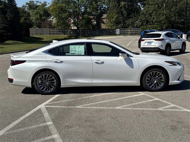 2025 Lexus ES 300h Ultra Luxury photo 4