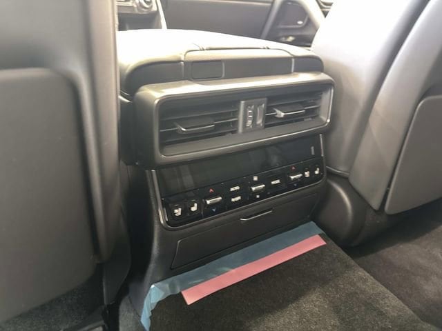 2026 Lexus LX 700h F-Sport - Photo 15