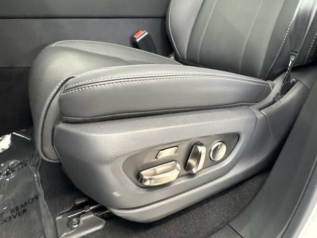 2026 Lexus LX 700h Luxury - Photo 18