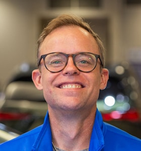 Staff member Jason McWilliams from ID_59f0377d7c0e