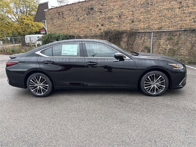 2025 Lexus ES 300h Premium photo 4
