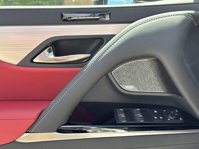 2026 Lexus LX 700h F-Sport - Photo 18