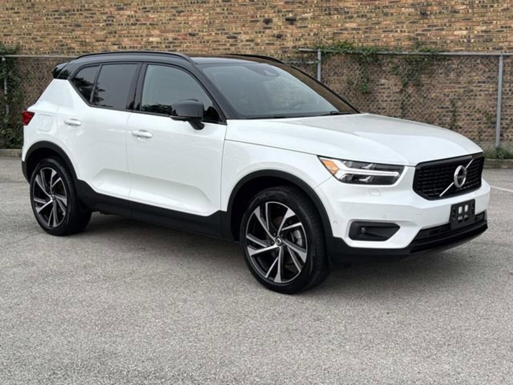 Used 2022 Volvo XC40 T5 AWD R-Design SUV