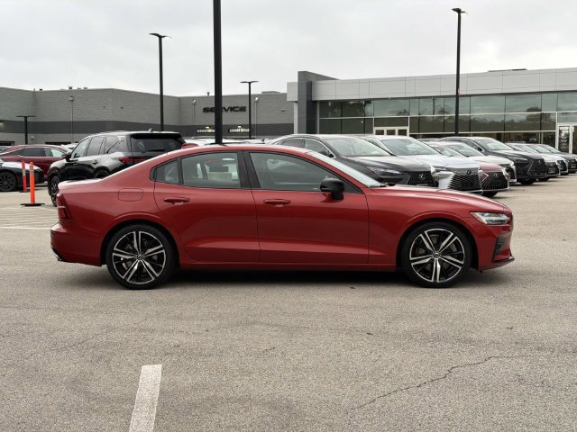 Used 2019 Volvo S60 T6 R-Design Sedan