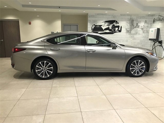 Used 2021 Lexus ES 250 with VIN 58AD11D12MU007462 for sale in Glenview, IL