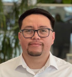 Staff member Mauricio Morales from ID_3bf132e95f62