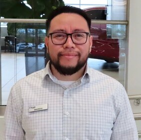 Staff member Mauricio Morales from ID_3bf132e95f62