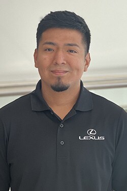 Staff member Enrique Cruz from ID_64c9757af172