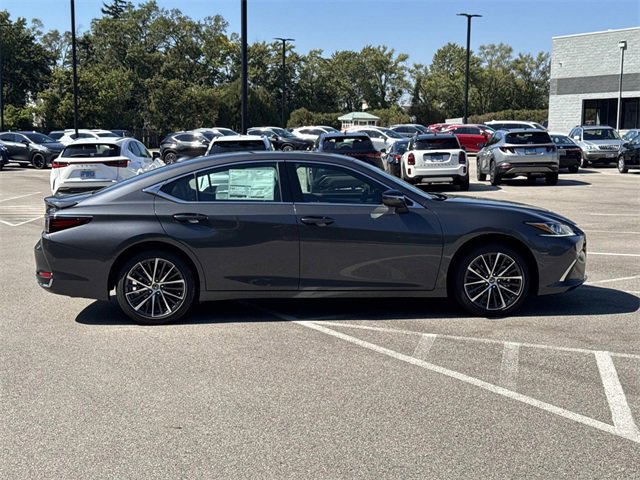 2025 Lexus ES 300h Premium photo 4