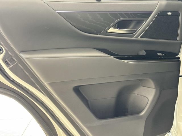 2026 Lexus LX 700h Luxury - Photo 11