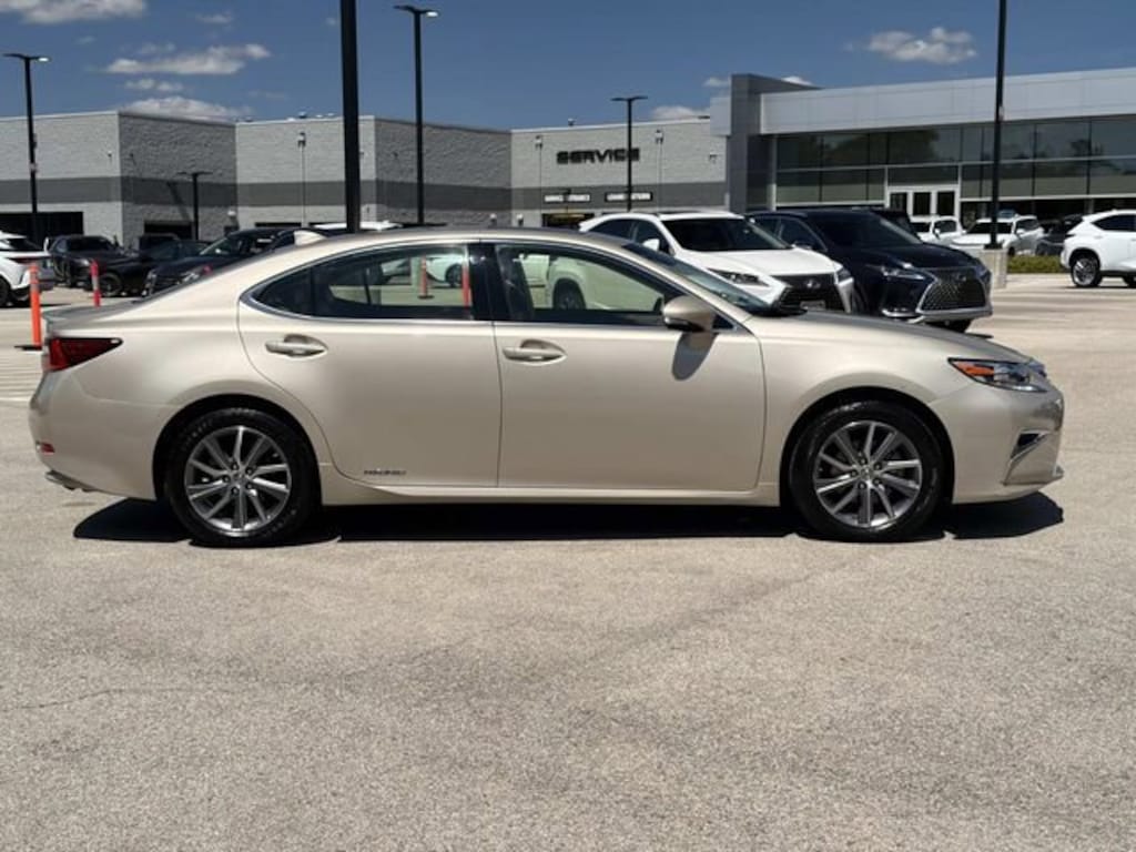 Used 2018 Lexus ES 300h Sedan