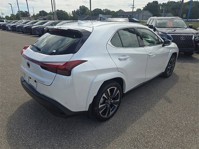 2025 Lexus UX Premium photo 3