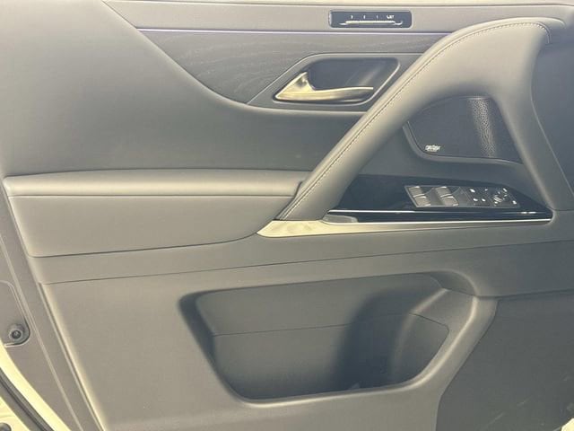 2026 Lexus LX 700h Luxury - Photo 16