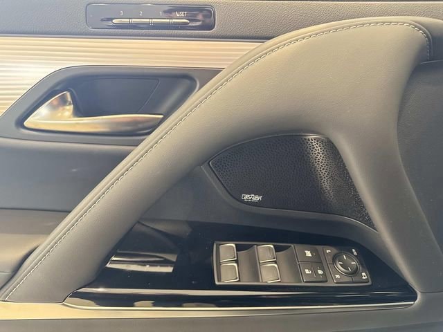 2026 Lexus LX 700h F-Sport - Photo 17