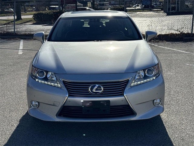 2013 Lexus ES 300h photo 2