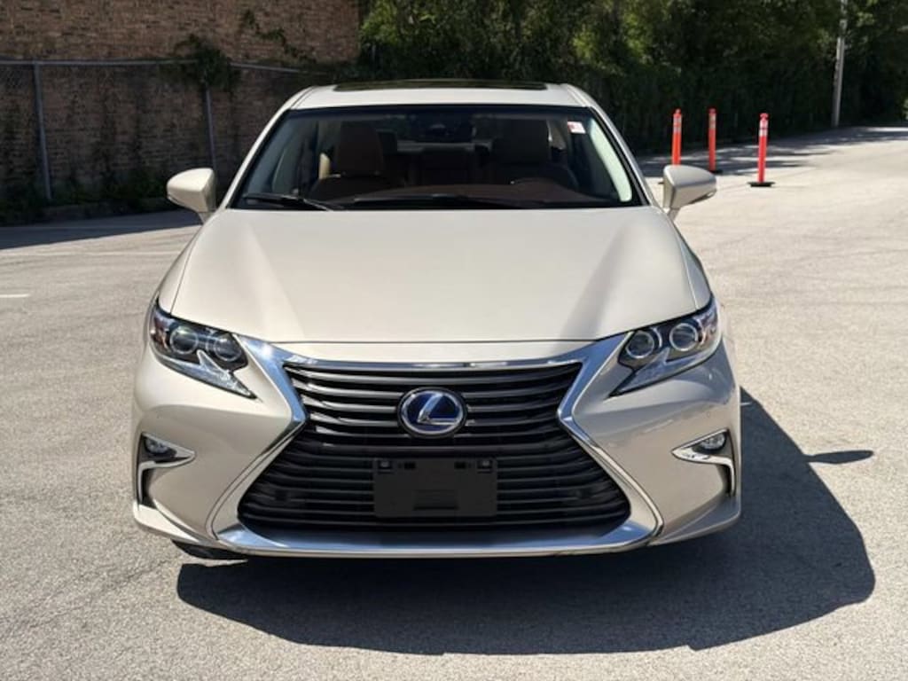Used 2018 Lexus ES 300h Sedan
