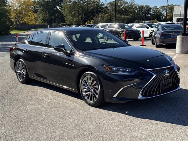 2025 Lexus ES 300h Ultra Luxury photo 3