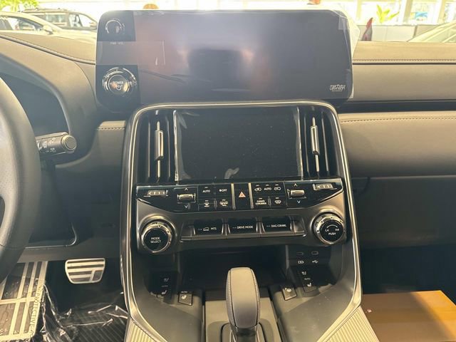 2026 Lexus LX 700h F-Sport - Photo 23