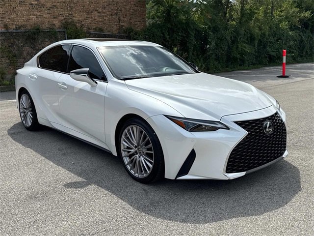 2023 Lexus IS 300 photo 3