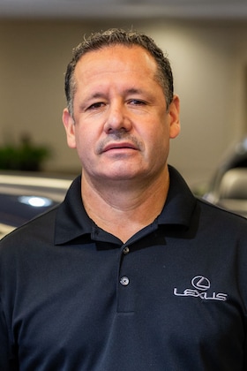 Staff member Sergio Muneton from ID_59f0377d7c0e