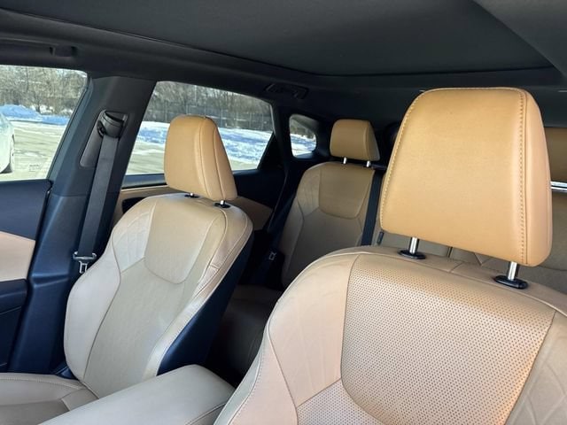 2025 Lexus RX 350 - Photo 33