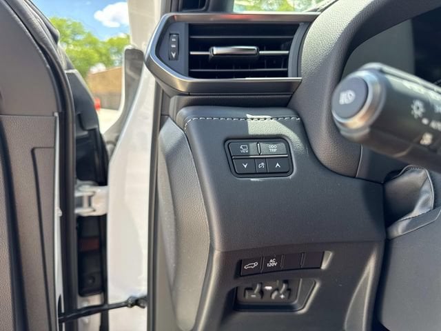 2026 Lexus LX 700h F-Sport - Photo 32