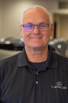 Staff member Kevin Barth from ID_1af431e597ca