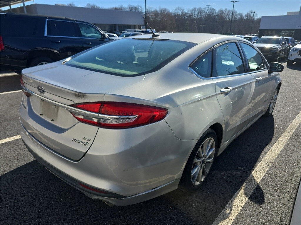2017 Ford Fusion Hybrid SE photo 2