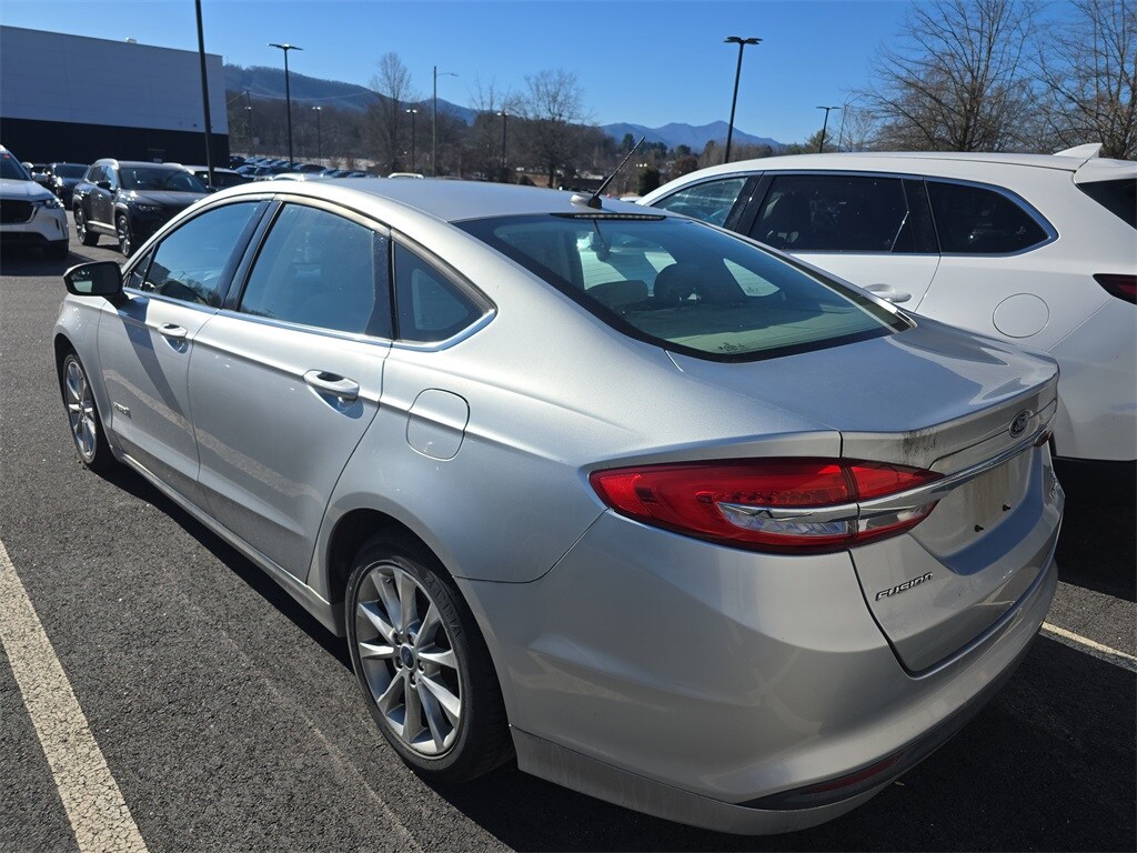 2017 Ford Fusion Hybrid SE photo 3
