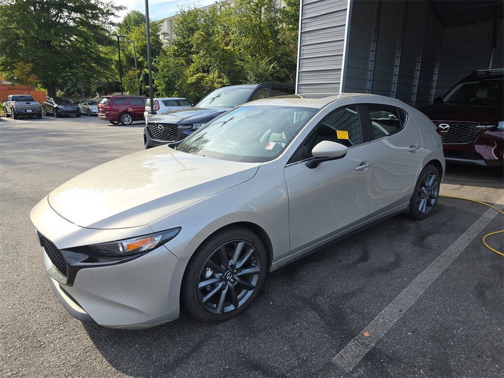 2022 Mazda Mazda3 Preferred Hatchback photo 2