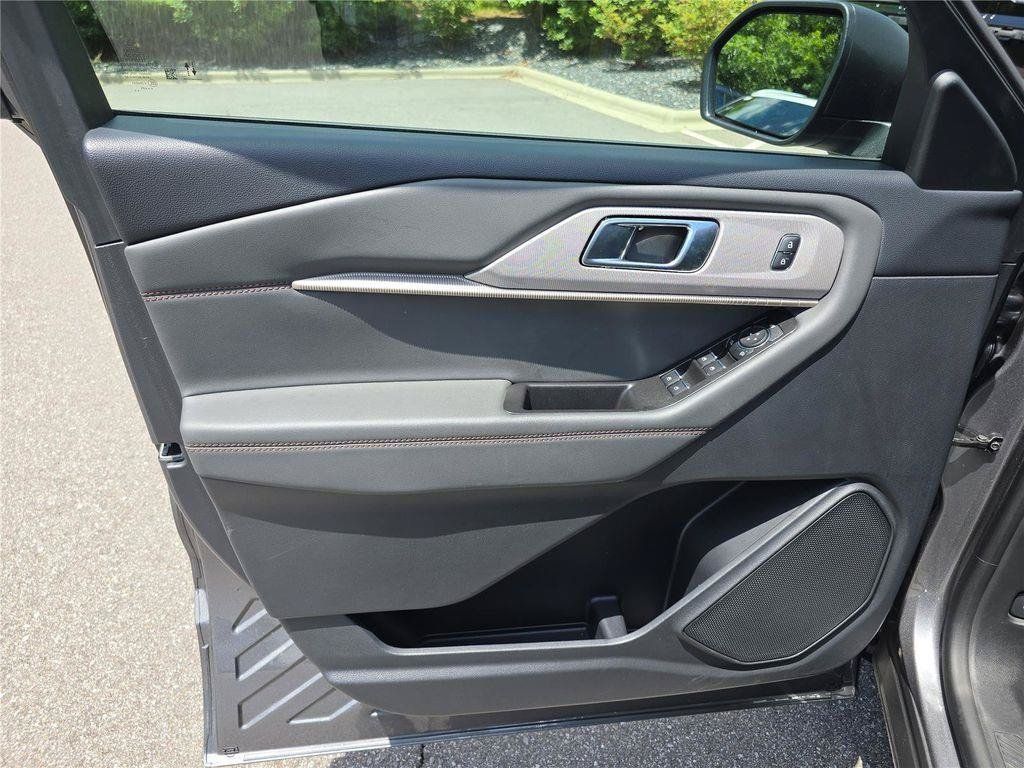 2025 Ford Explorer Active - Photo 18