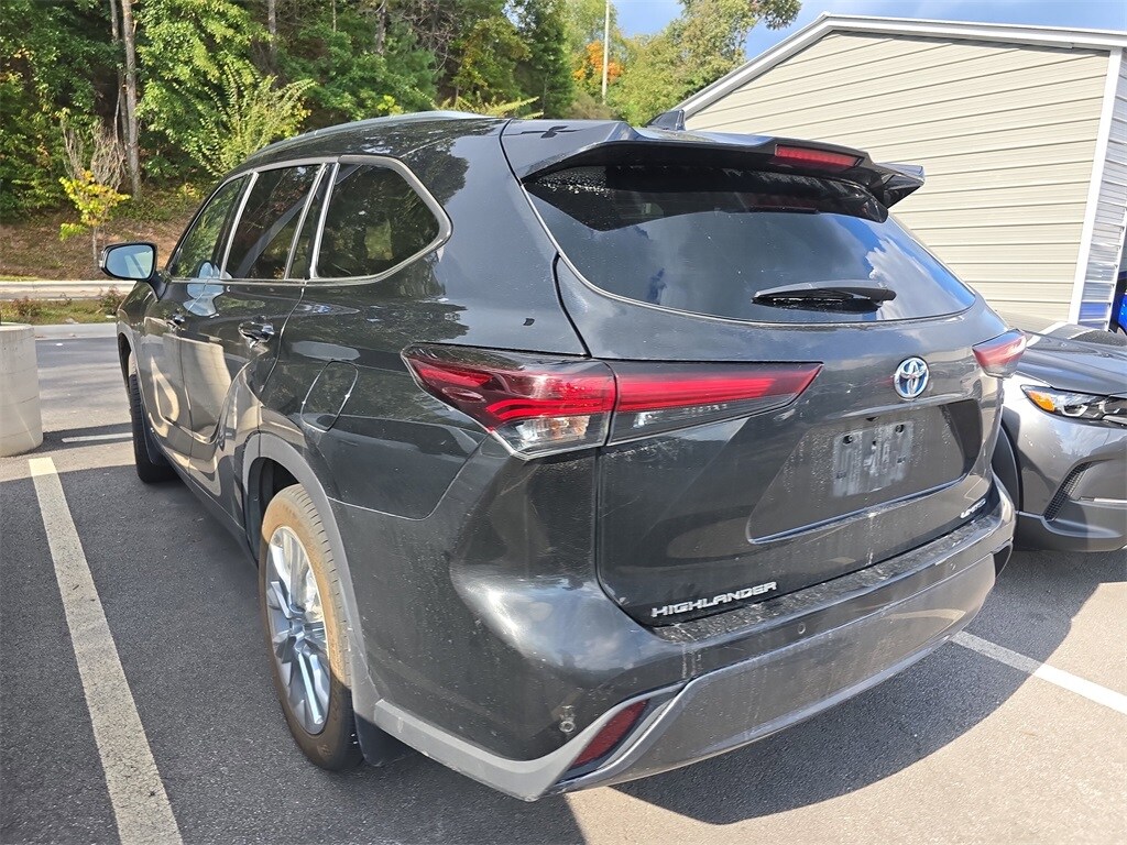 2024 Toyota Highlander Hybrid Limited photo 3