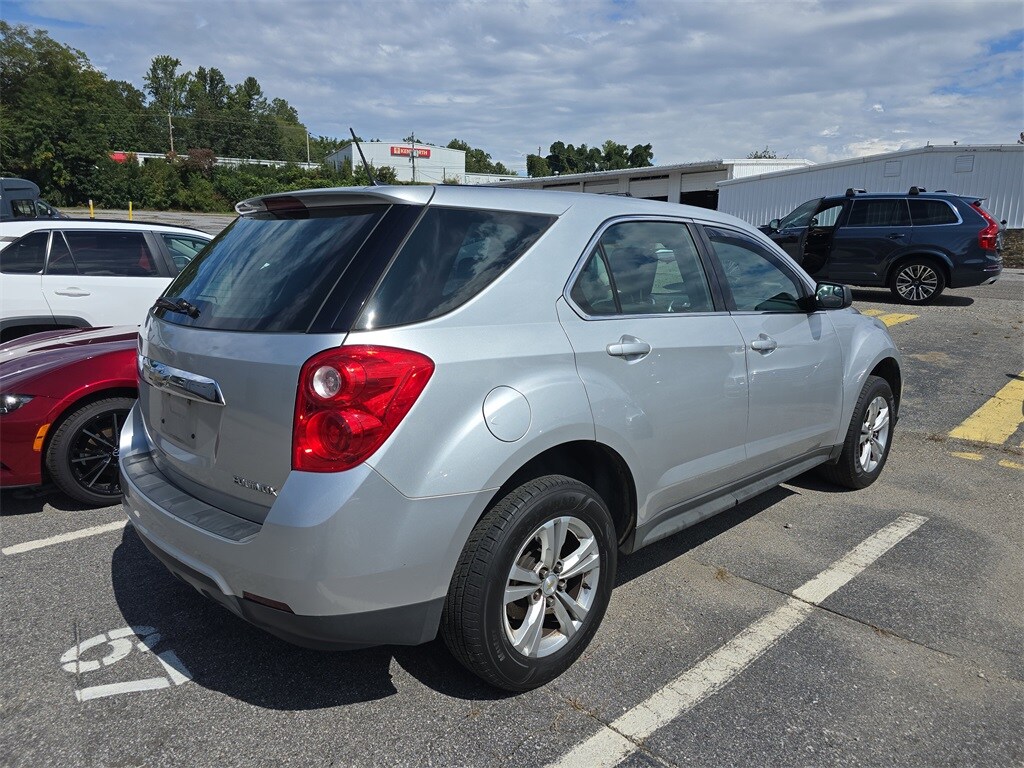 2013 Chevrolet Equinox LS photo 2