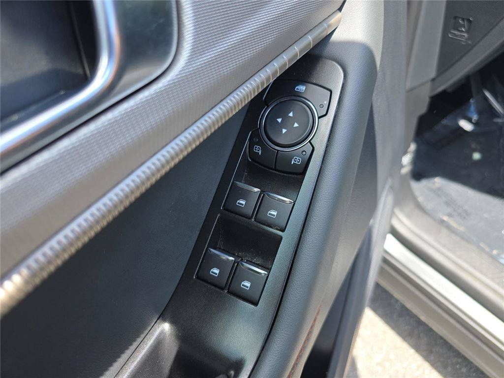 2025 Ford Explorer Active - Photo 19