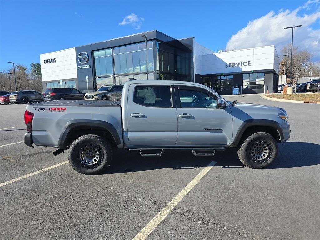 2019 Toyota Tacoma SR5 photo 2