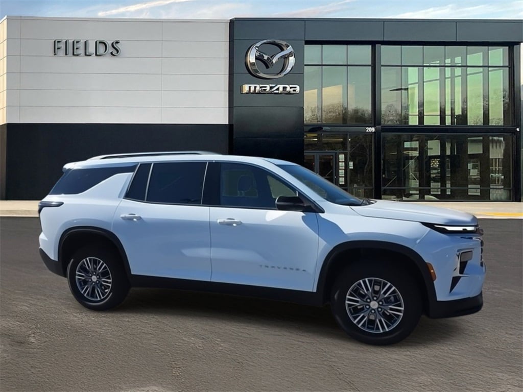 2025 Chevrolet Traverse LT's photo