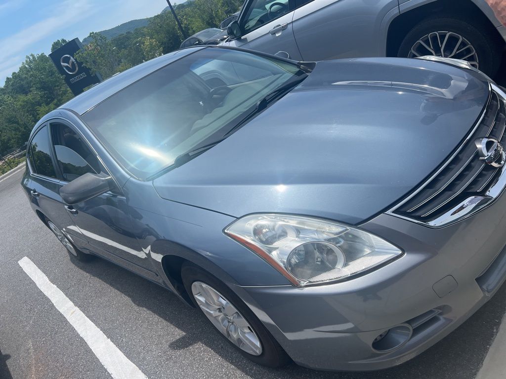 2011 Nissan Altima's photo