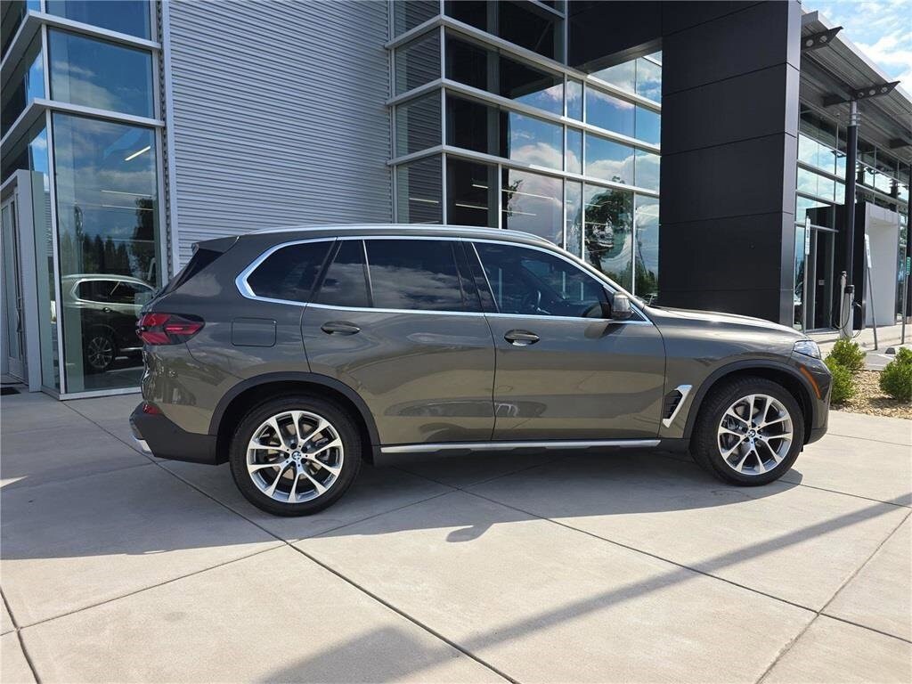 2025 Bmw X5 xDrive40i photo 2