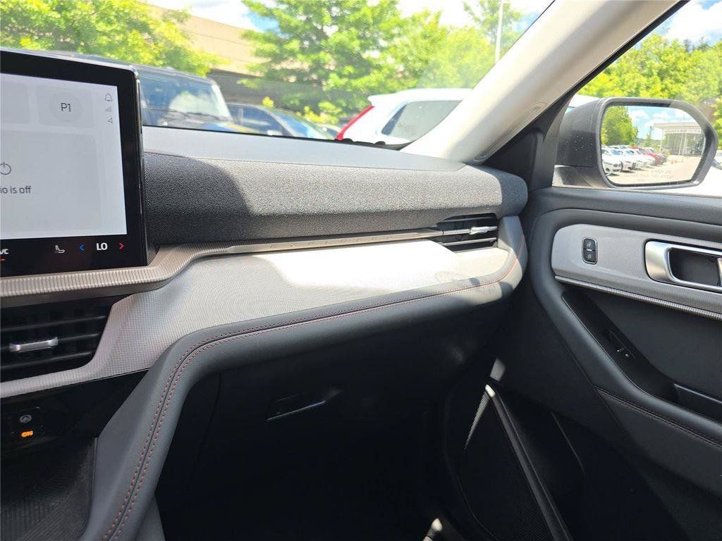 2025 Ford Explorer Active - Photo 24