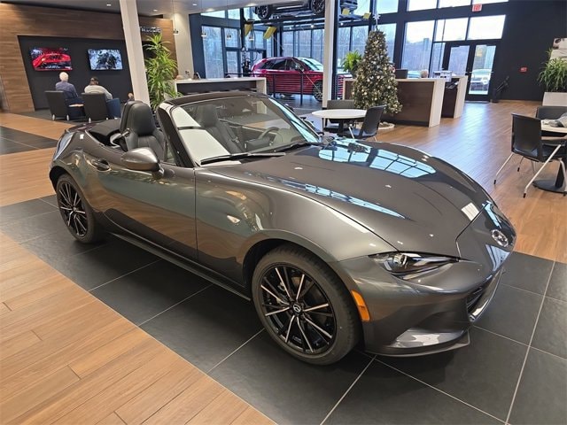 2025 Mazda MX-5 Miata Grand Touring's photo