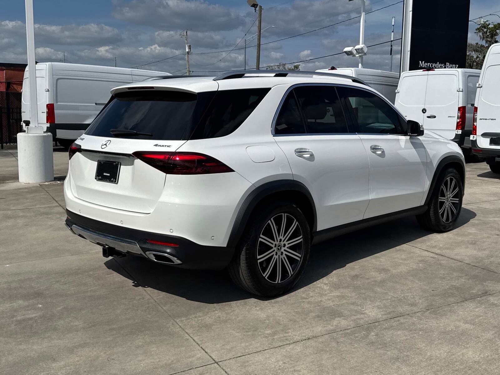 2024 Mercedes Benz GLE 450 photo 2