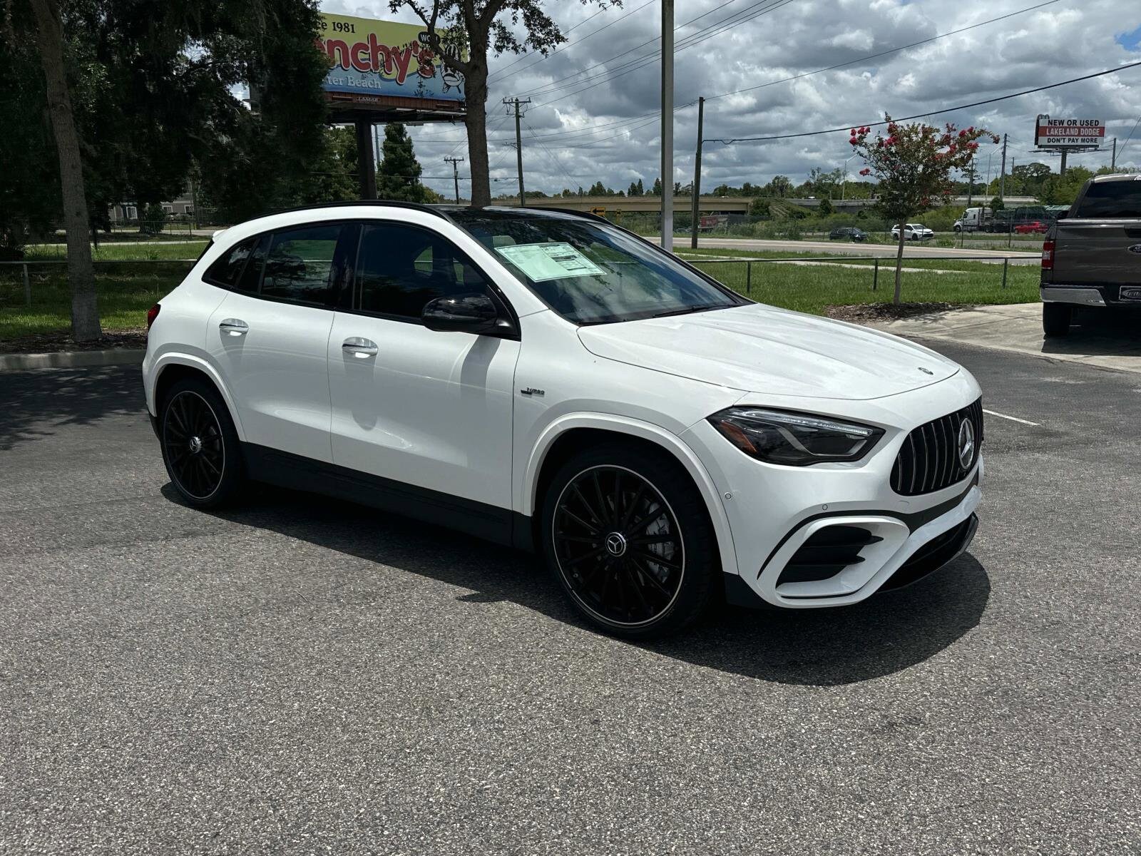 2025 Mercedes Benz GLA AMG 35 4MATIC photo 2