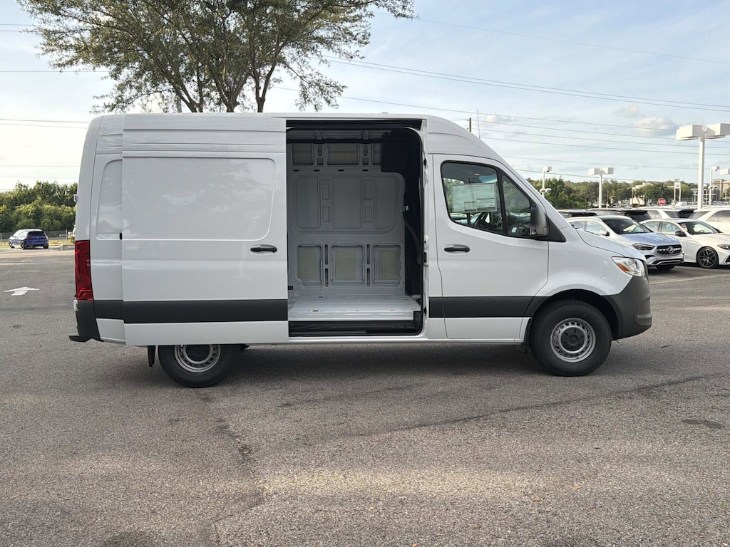 New 2026 Mercedes-Benz Sprinter 2500 Standard Roof 4-Cyl Diesel