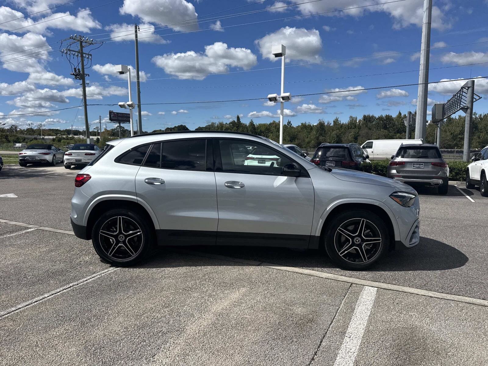 2025 Mercedes Benz GLA 250 photo 2
