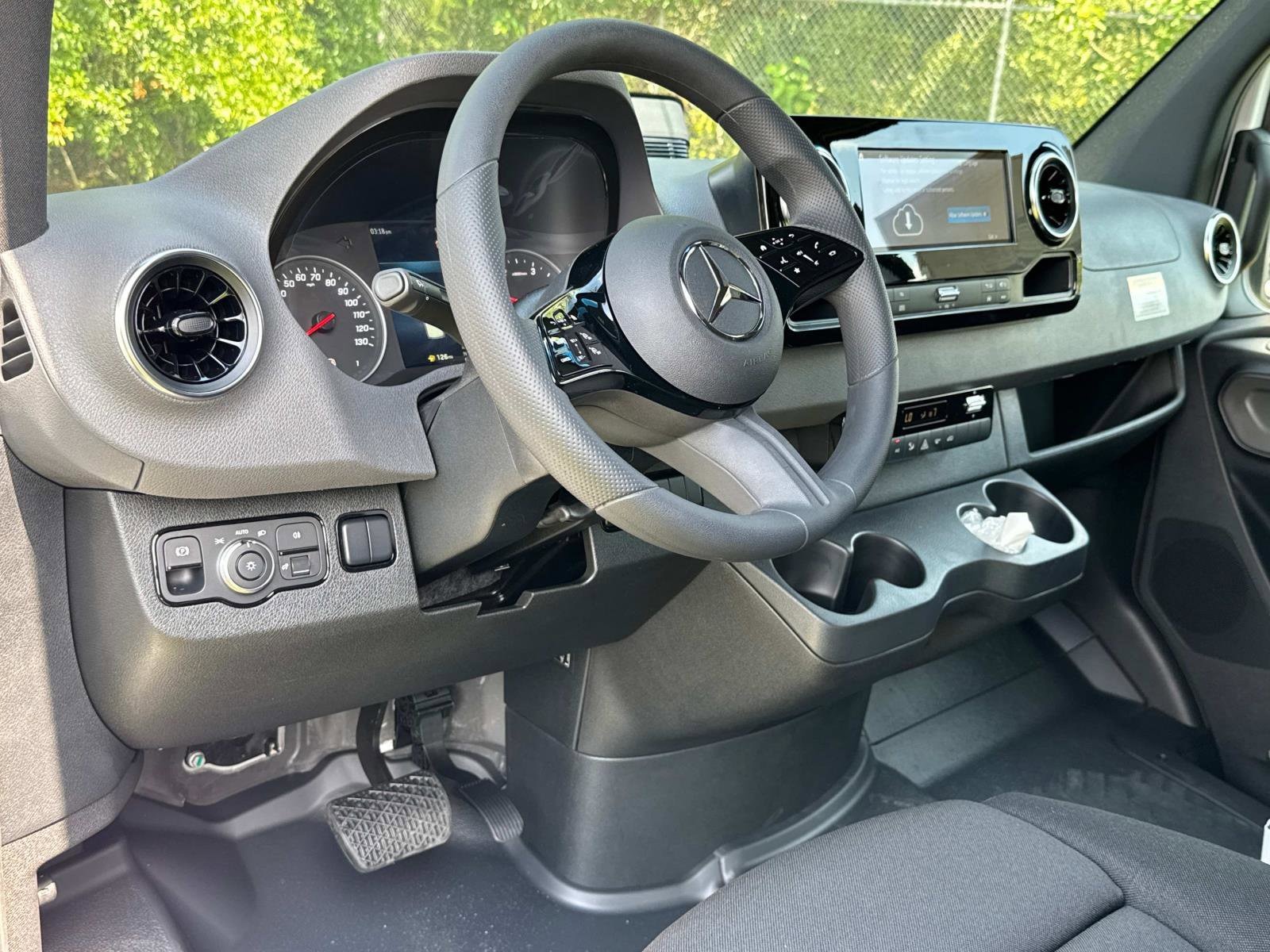 2025 Mercedes-Benz Sprinter Crew Van Base - Photo 15
