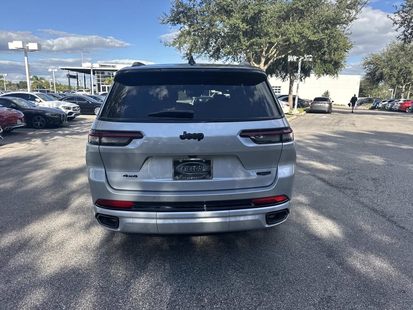 2023 Jeep Grand Cherokee L Summit Reserve photo 2