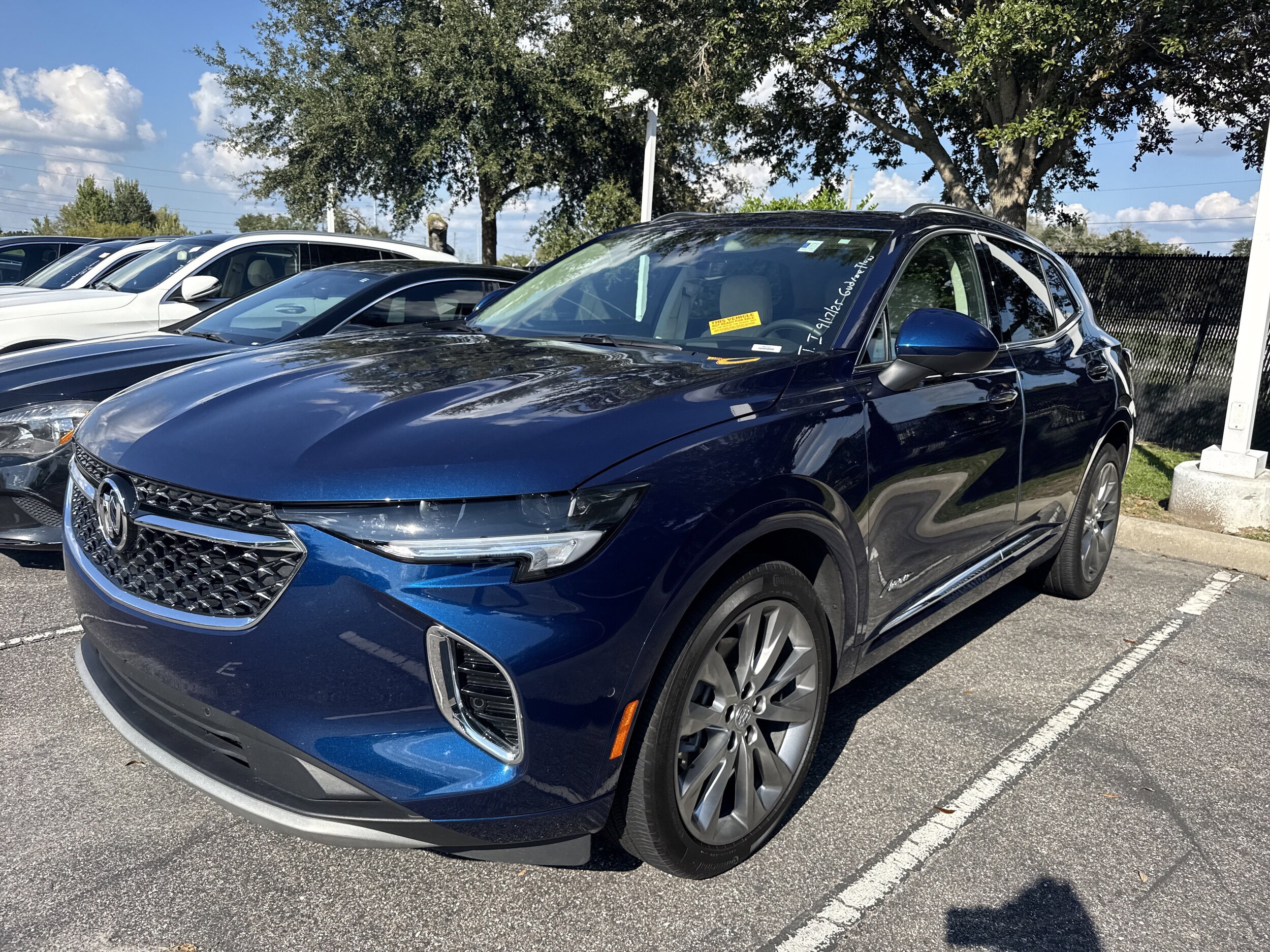 2023 Buick Envision Avenir photo 3
