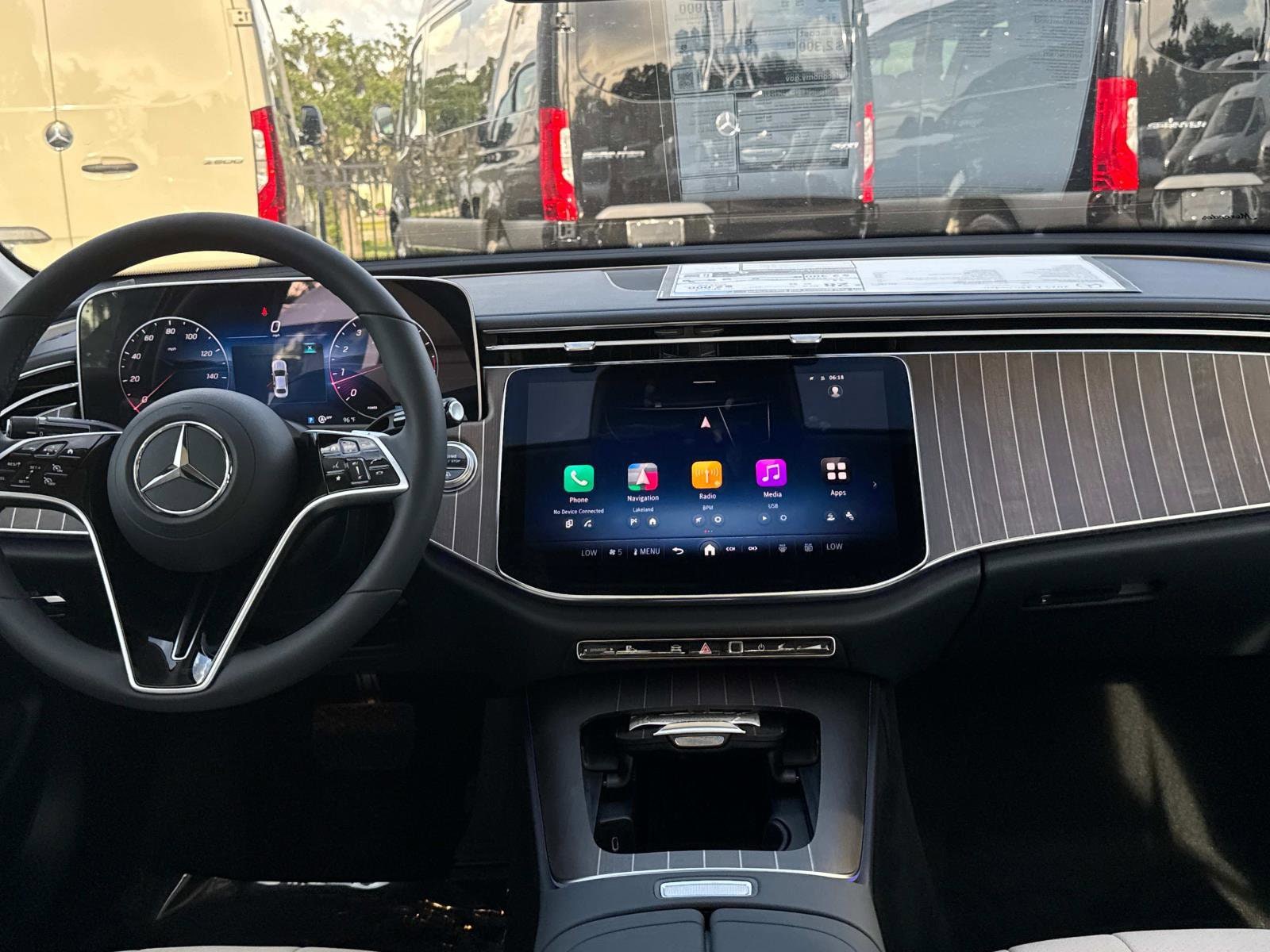 2025 Mercedes-Benz E-Class E350 - Photo 13