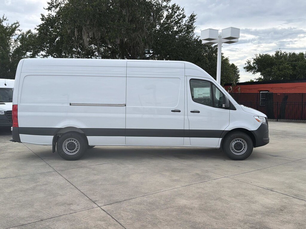 New 2026 Mercedes-Benz Sprinter 2500 High Roof 4-Cyl Diesel