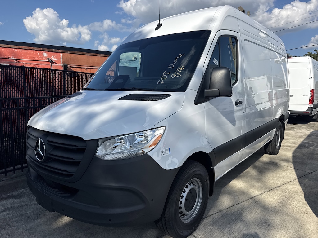 New 2026 Mercedes-Benz  Standard Roof 4-Cyl Diesel